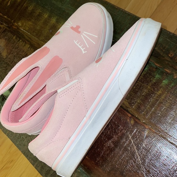 ✨✨HOST PICK✨✨ Light Pink VANS in size US kids 4 Pink bunny - Picture 8 of 9